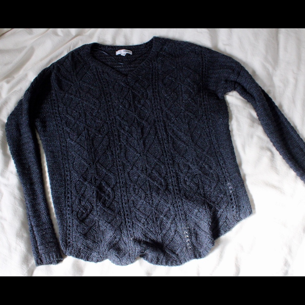 Women’s knit v-neck sweater